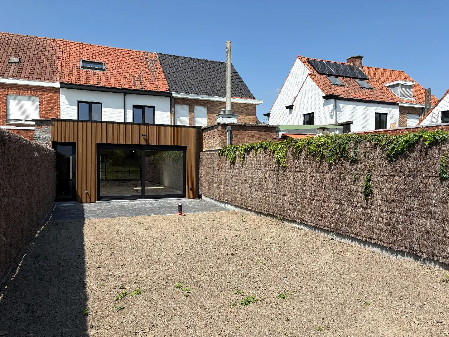 Instapklare woning te Kuurne met 3 slaapkamers, zijweg, oprit en zoveel meer! foto 23