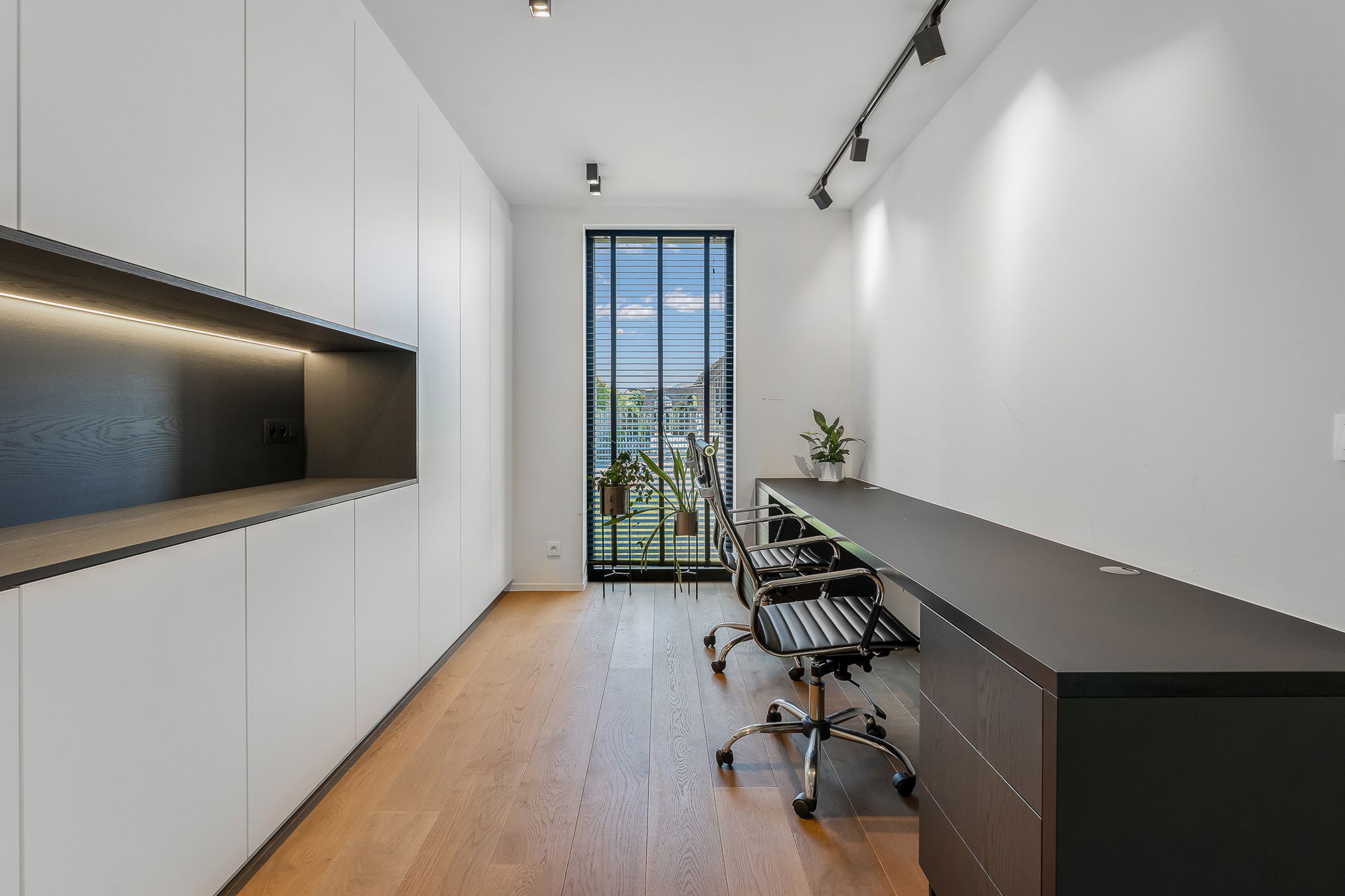 Strakke architectuur en moderne luxe in Diepenbeek foto 15
