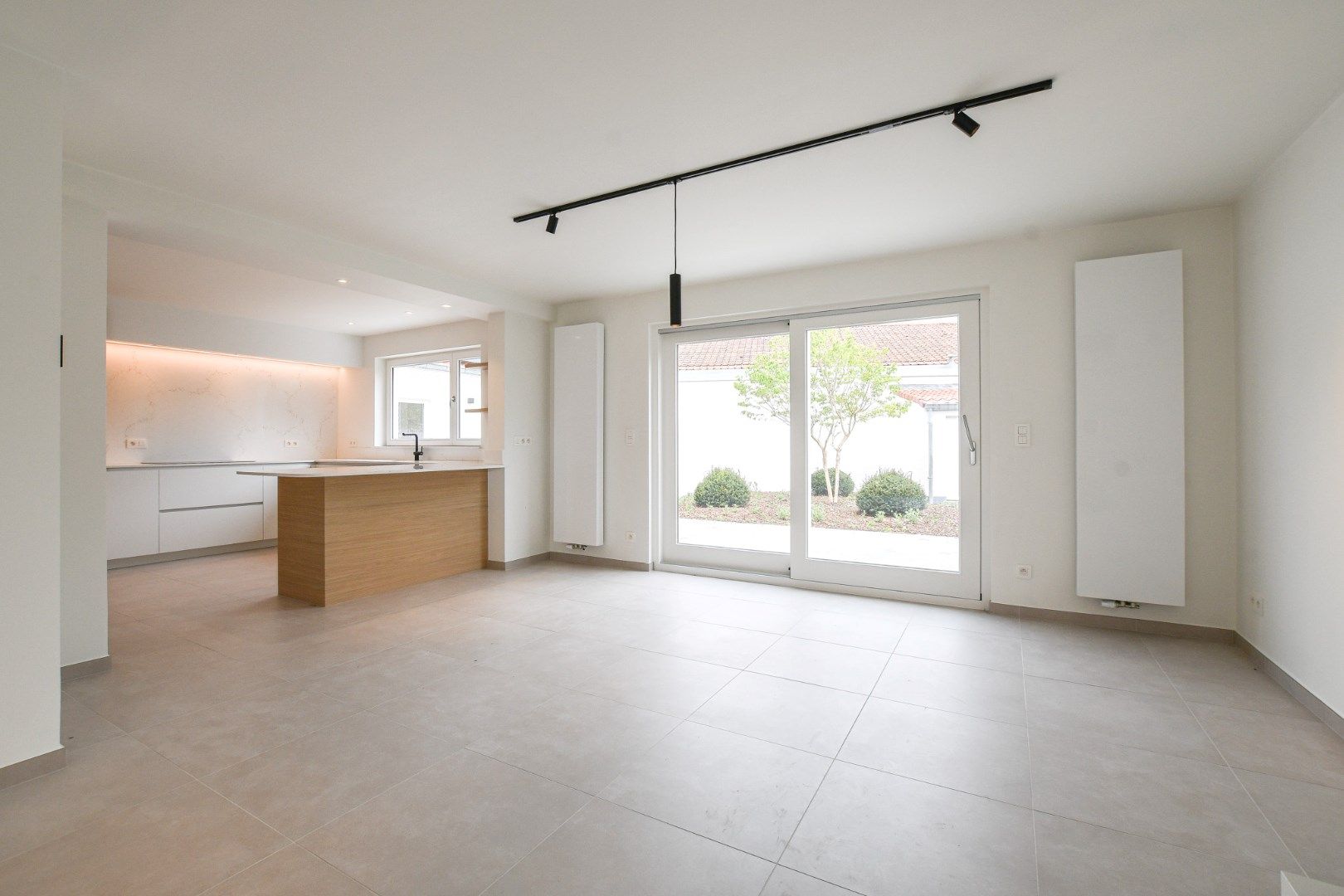 Prachtige gerenoveerde villa in het hart van Lissewege – wonen in stijl en comfort! foto 8