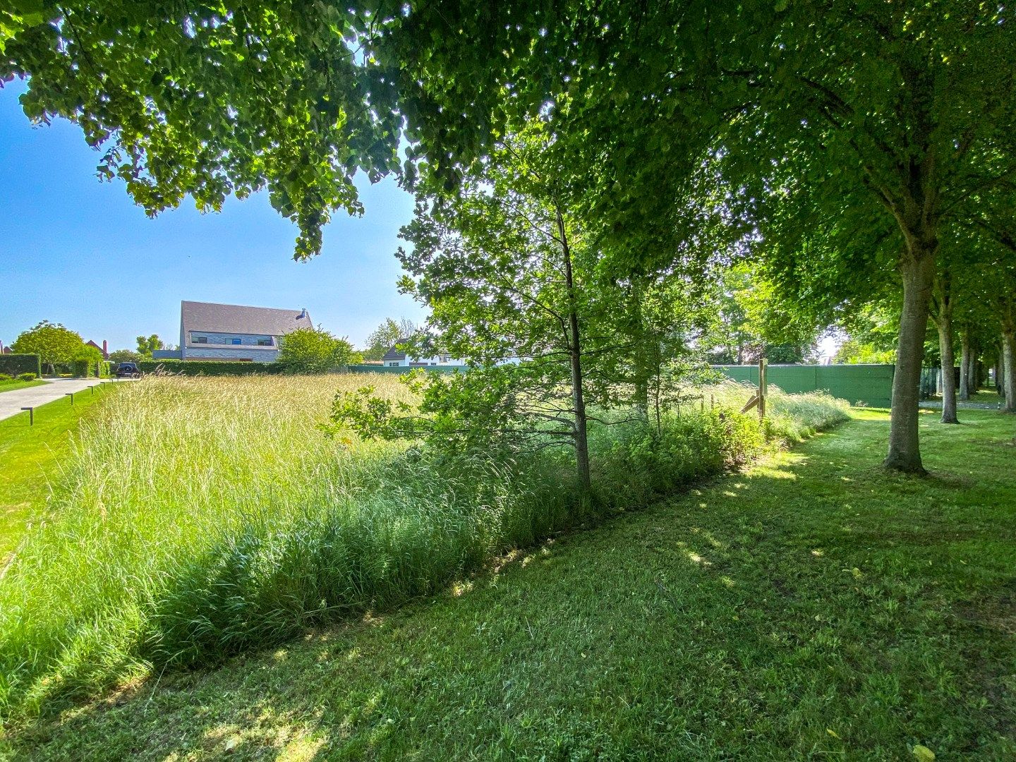 Ruim perceel van 1064 m² in residentiële wijk bestemd voor open bebouwing te Oostduinkerke (Koksijde). foto 5