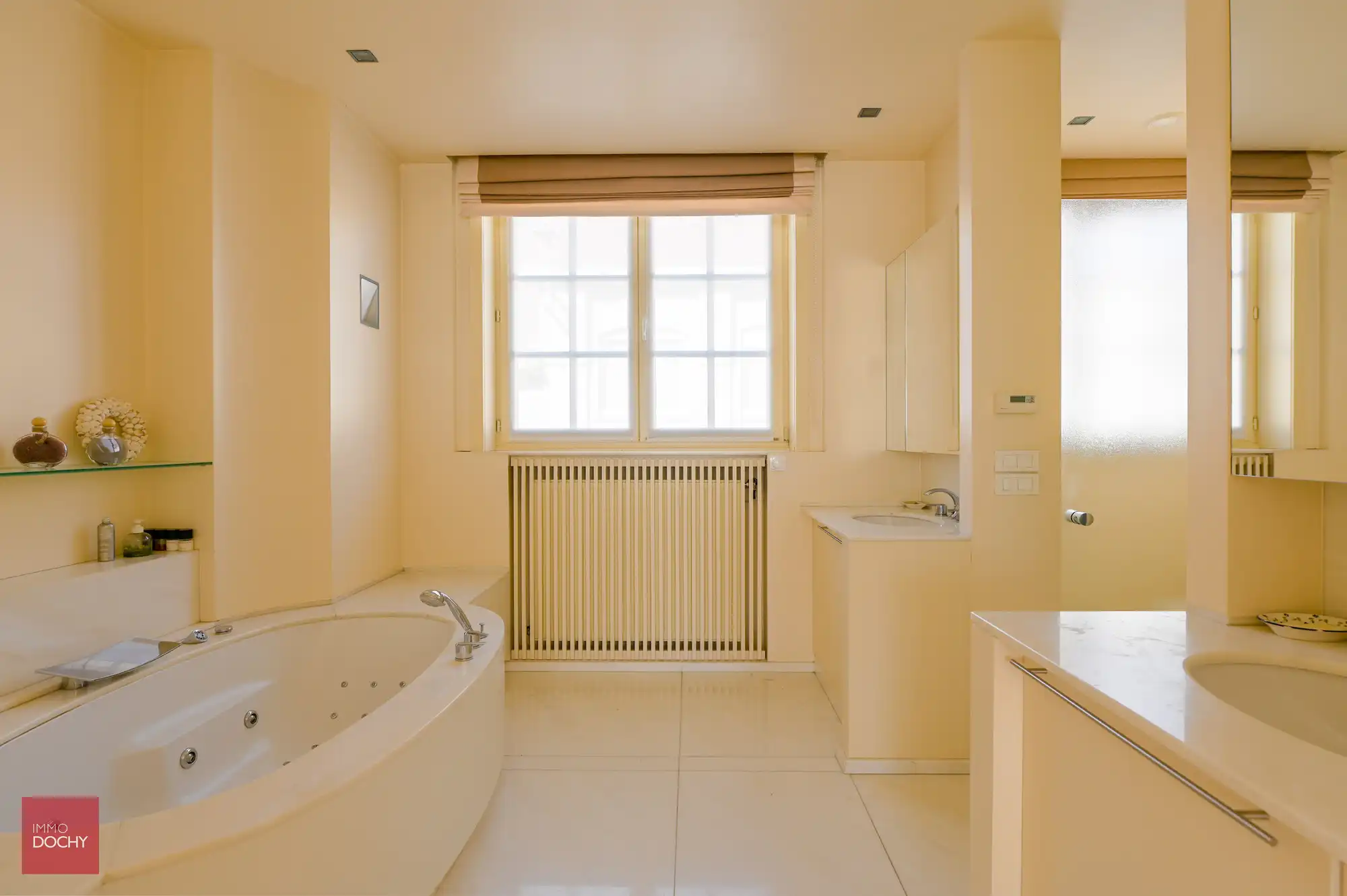 Centraal gelegen ruim herenhuis foto 16