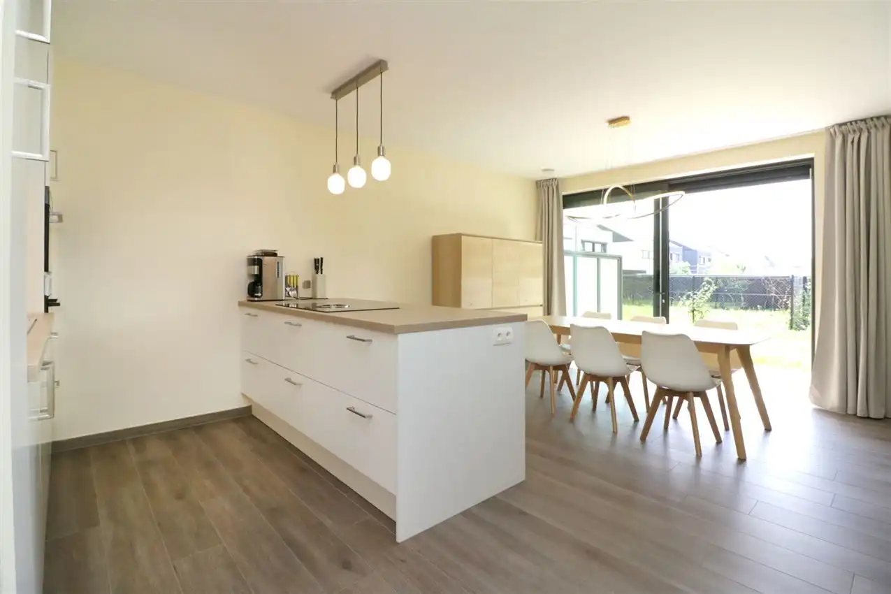 Gelijkvloers app., twee slaapkamers, autostaanplaats nabij centrum foto 13