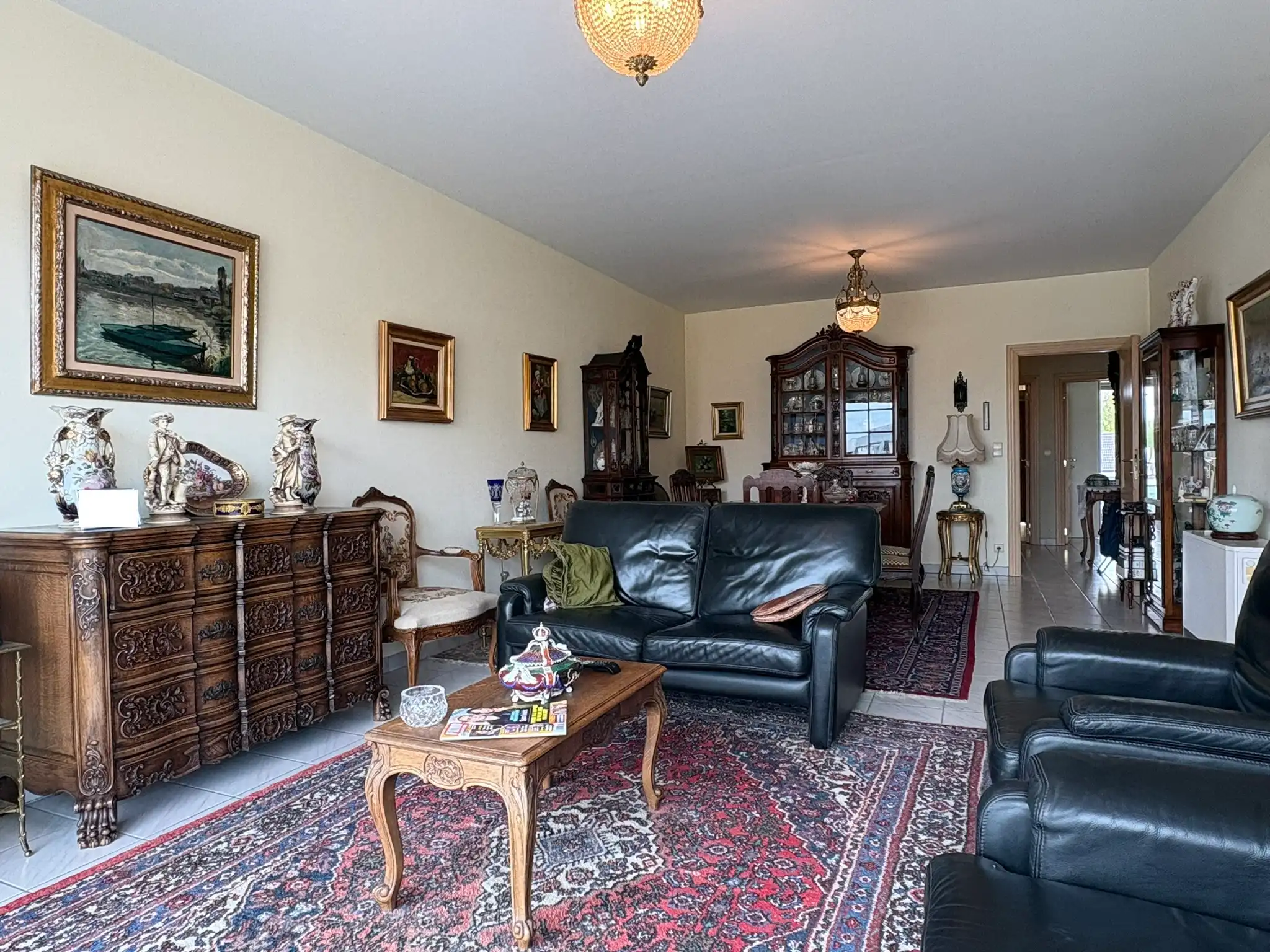 Ruim tweeslaapkamer appartement te huur in centrum Deinze foto 2