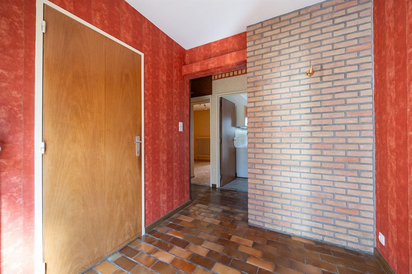 Te renoveren laagbouwvilla met Engelse tuin foto 2