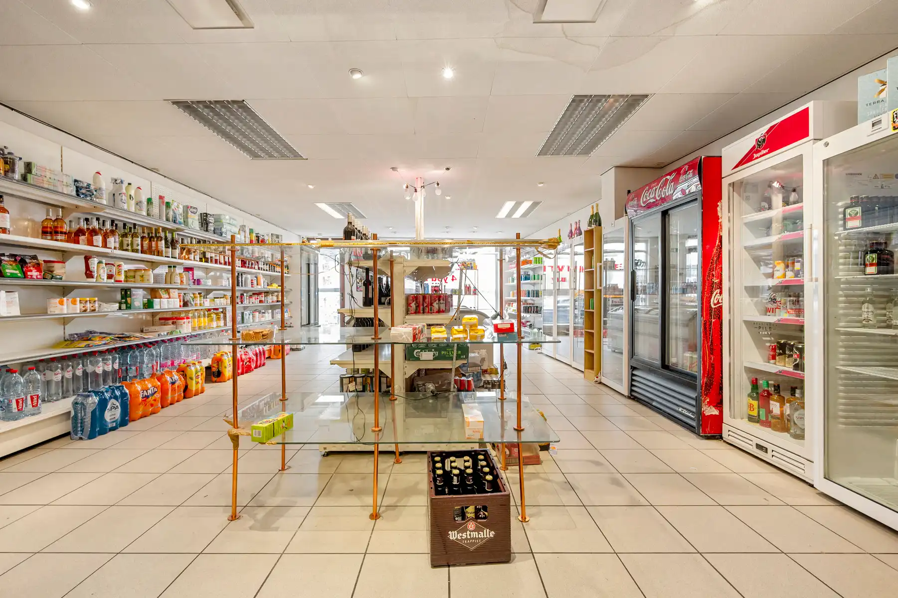 Opbrengsteigendom met 2 appartementen en handelsruimte foto 4