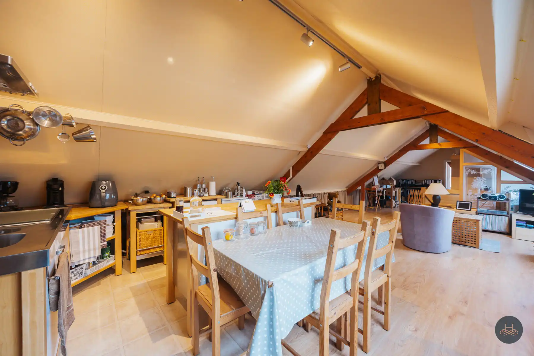 Energiezuinige, ruime & polyvalente woning met enorme tuin foto 23