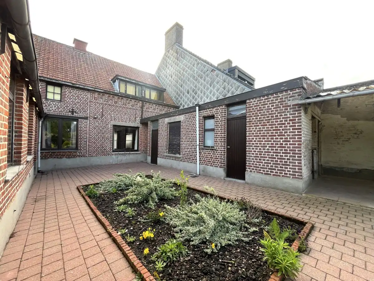 Ledegem – Te renoveren woning op ruim perceel met uitweg achteraan foto 18