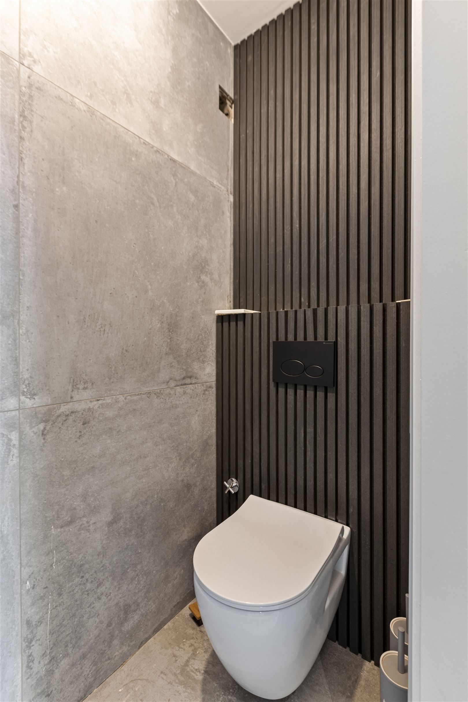 TE HUUR: Bedrijfsgebouw met kantoren te Houthalen! foto 10