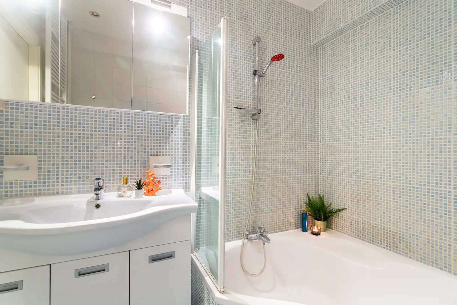 Instapklare studio met loftgevoel en zonneterras foto 18