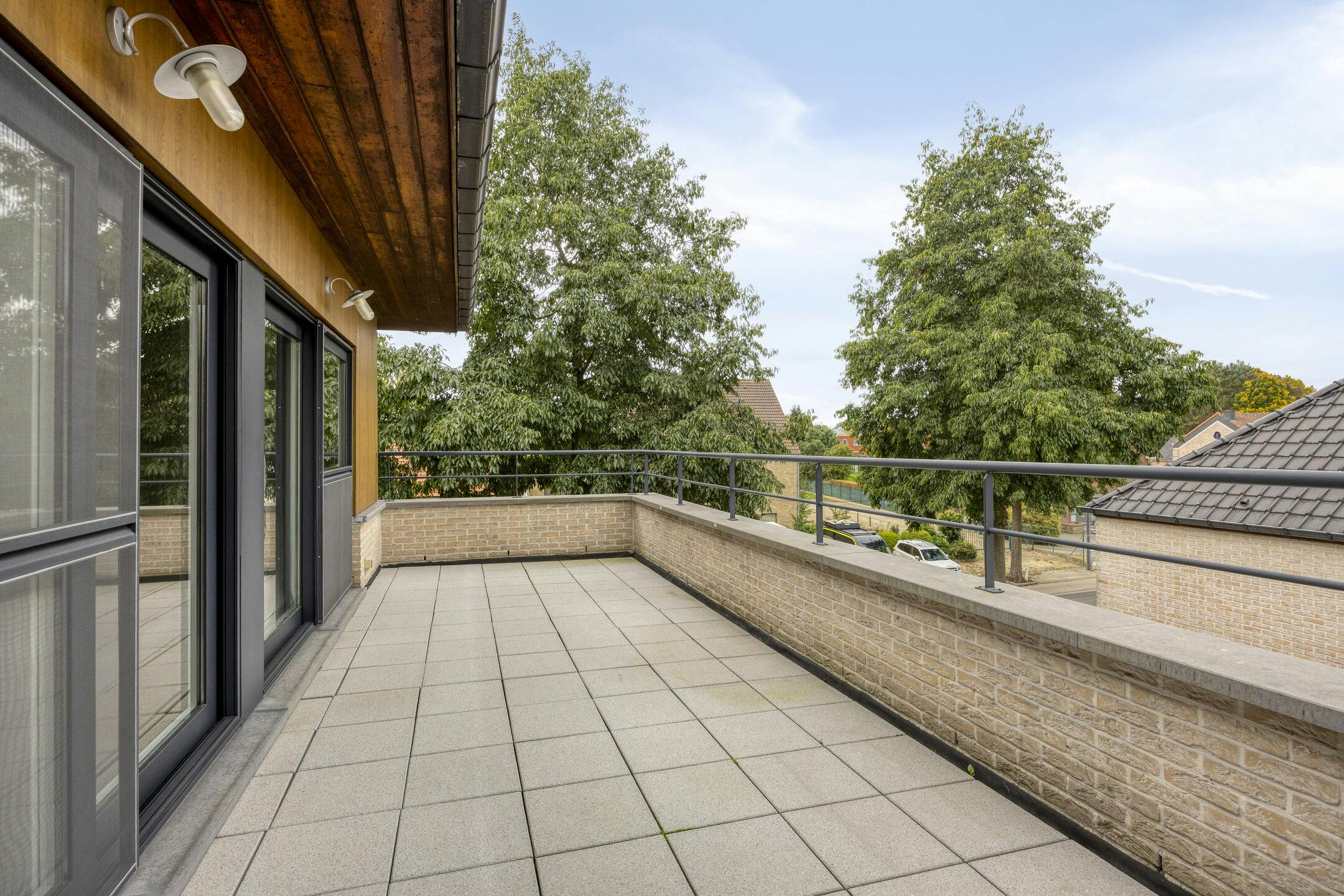 Instapklaar appartement met staanplaats en groot terras nabij centrum Diepenbeek foto 7