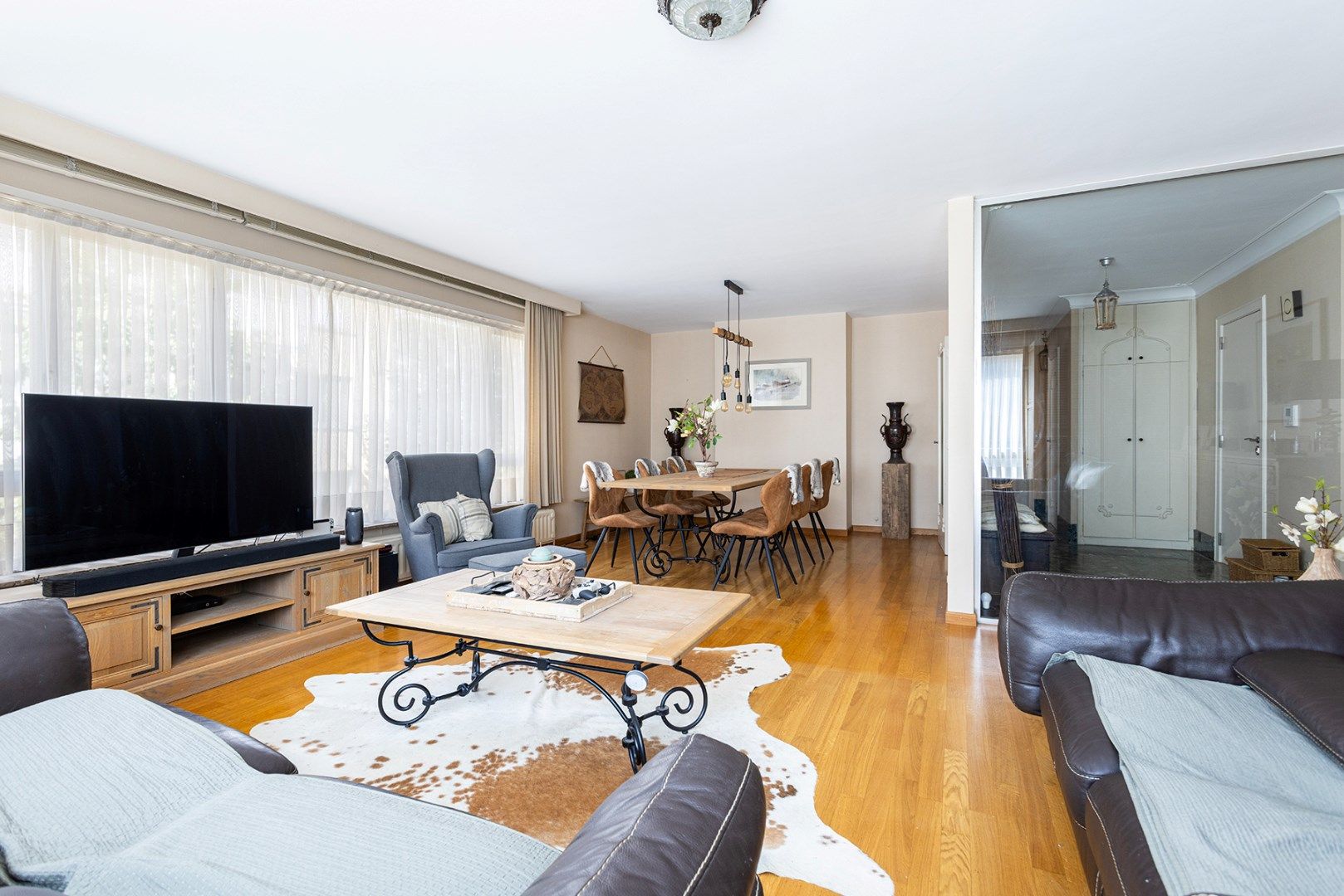 Riant appartement (140m²) met 3 slpks, terras en garagebox! foto 2