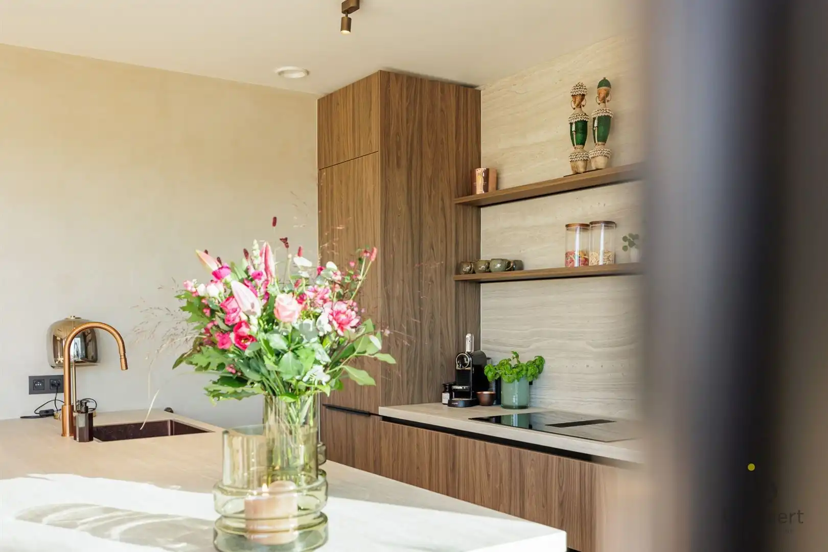 LUXUEUZE PENTHOUSE MET 2 SLAAPKAMERS EN ZUIDTERRAS IN HARTJE SCHILDE! foto 9