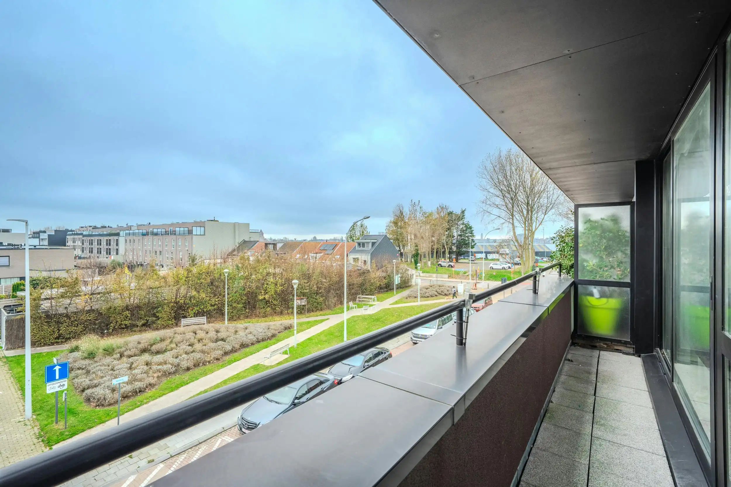 Lichtrijk 1-slaapkamerappartement te Bredene foto 2