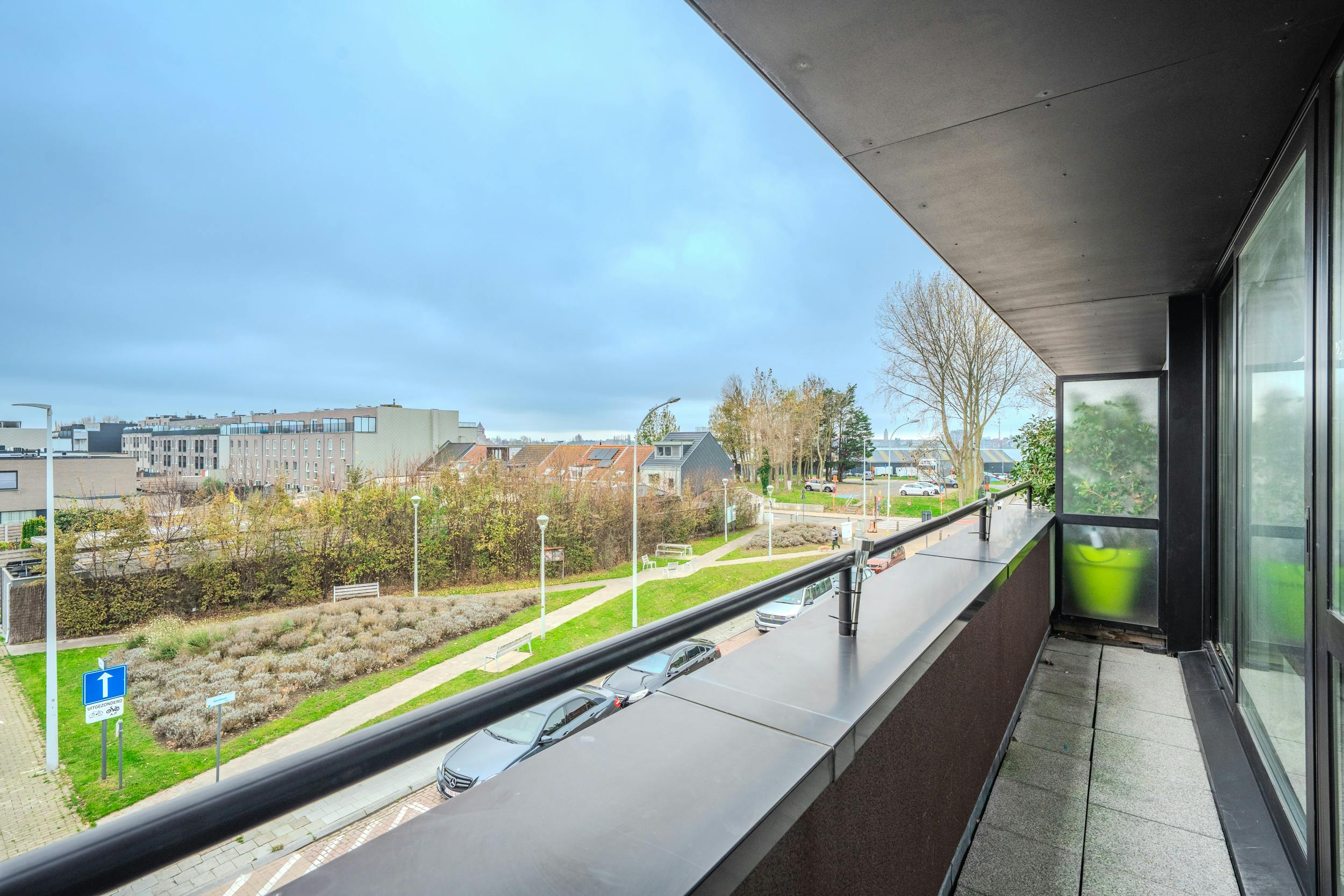 Lichtrijk 1-slaapkamerappartement te Bredene foto 2