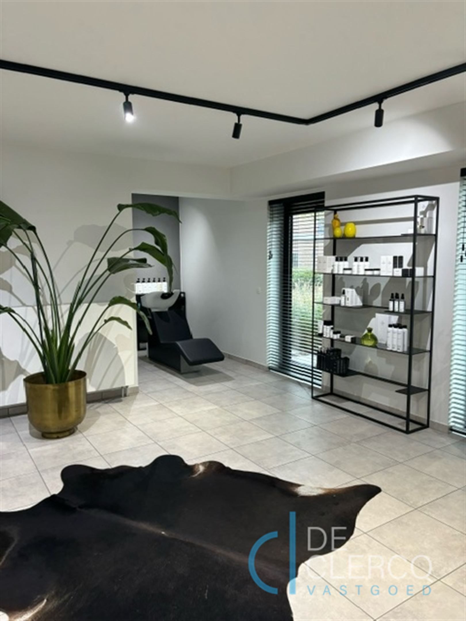 Nieuwbouw handelspand TE KOOP op toplocatie in Lochristi! foto 6