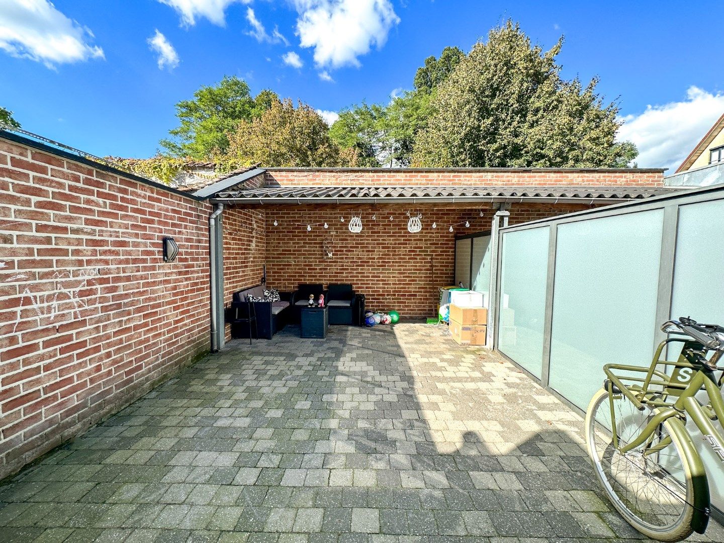 Woning met 3 slpk en ruim terras, Torhout - investering of starterswoning! foto 2