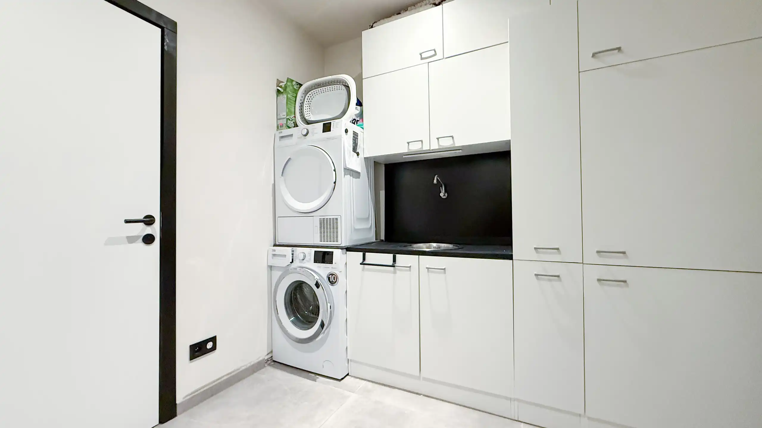 Moderne halfopen bebouwing (3 jaar oud) nabij E313 & E314! foto 17