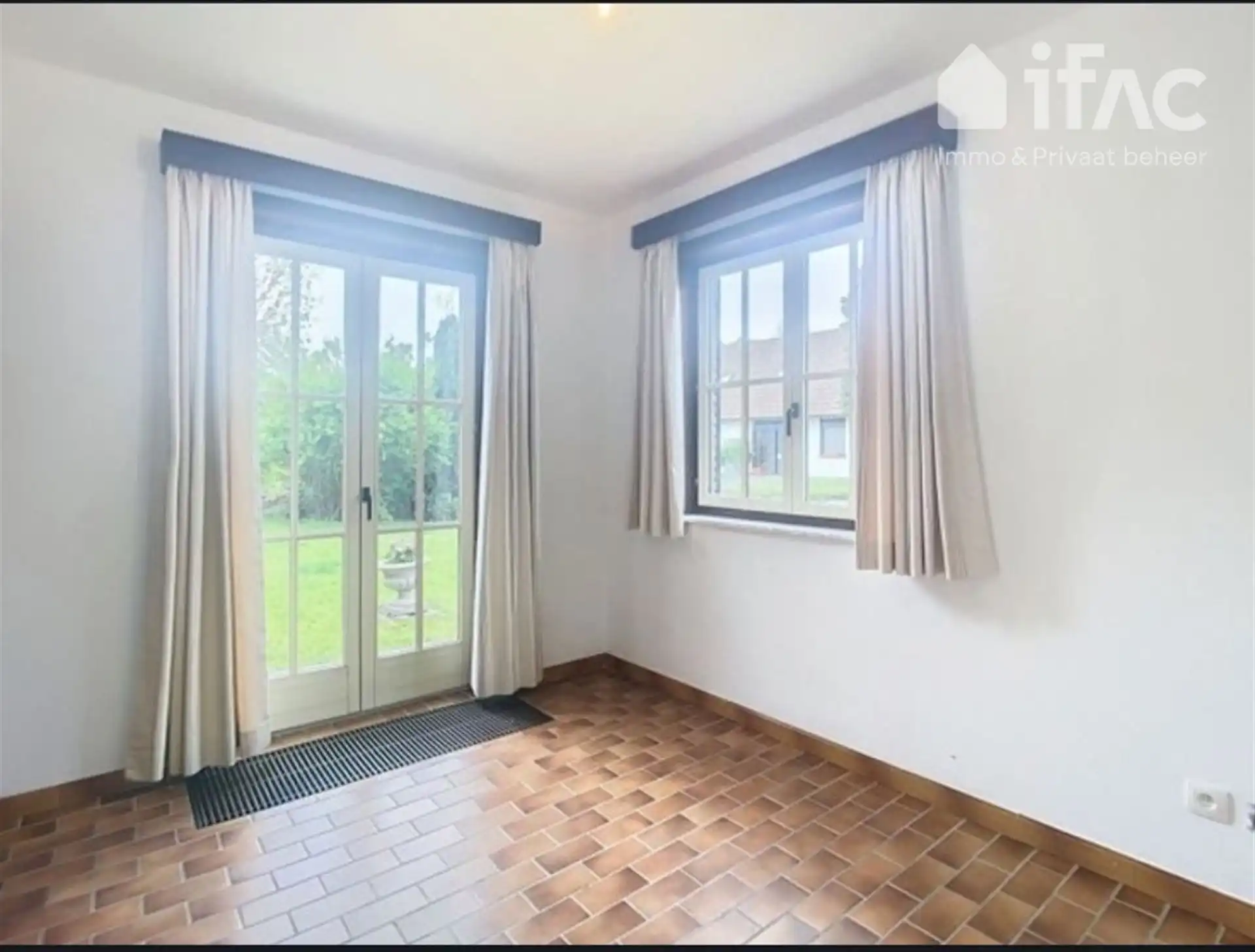 Leuk gelegen 3 slaapkamer woning met zonnepanelen foto 13