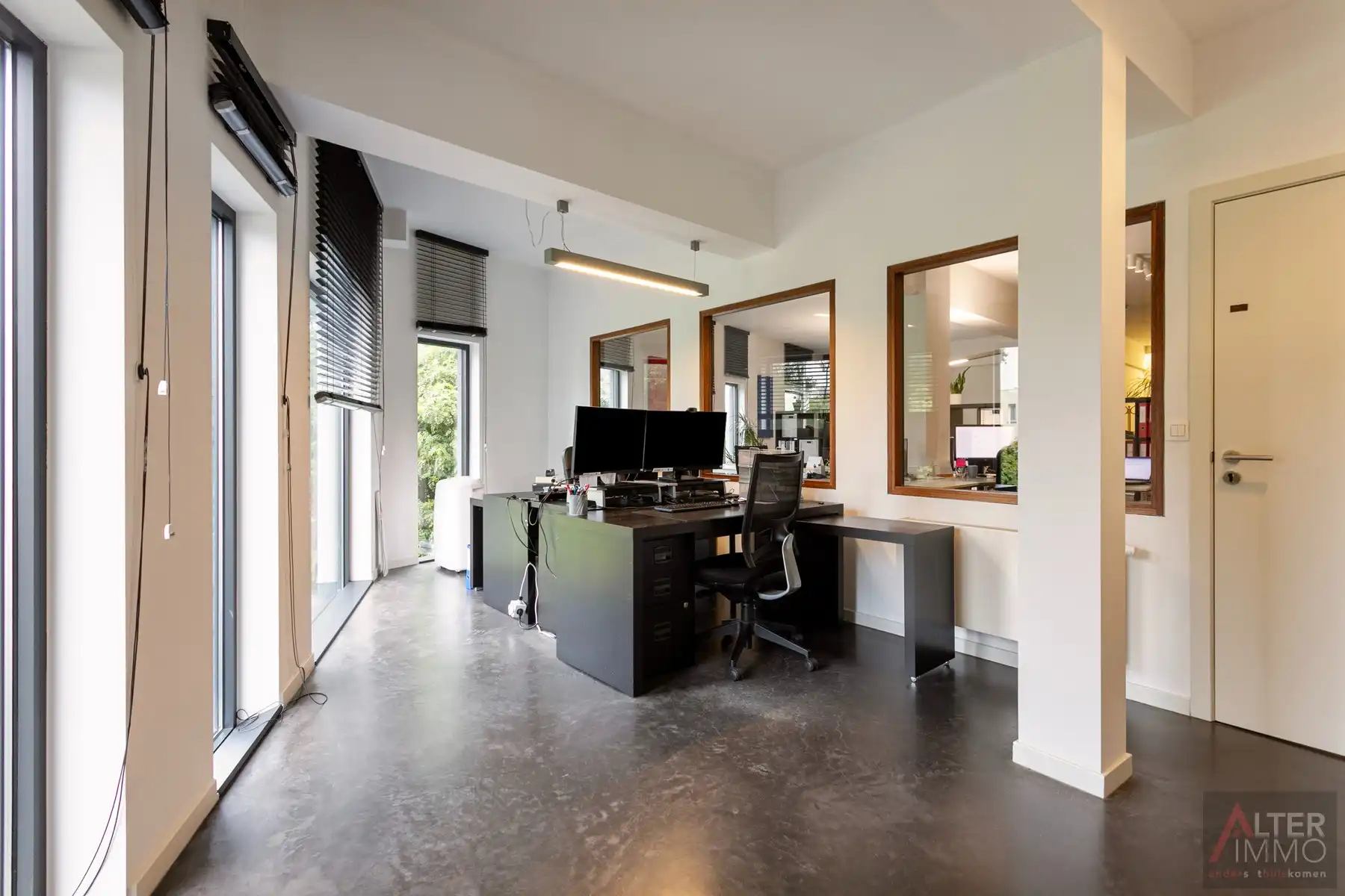 Bedrijfspand met appartement op toplocatie met uiterste visibiliteit! foto 23