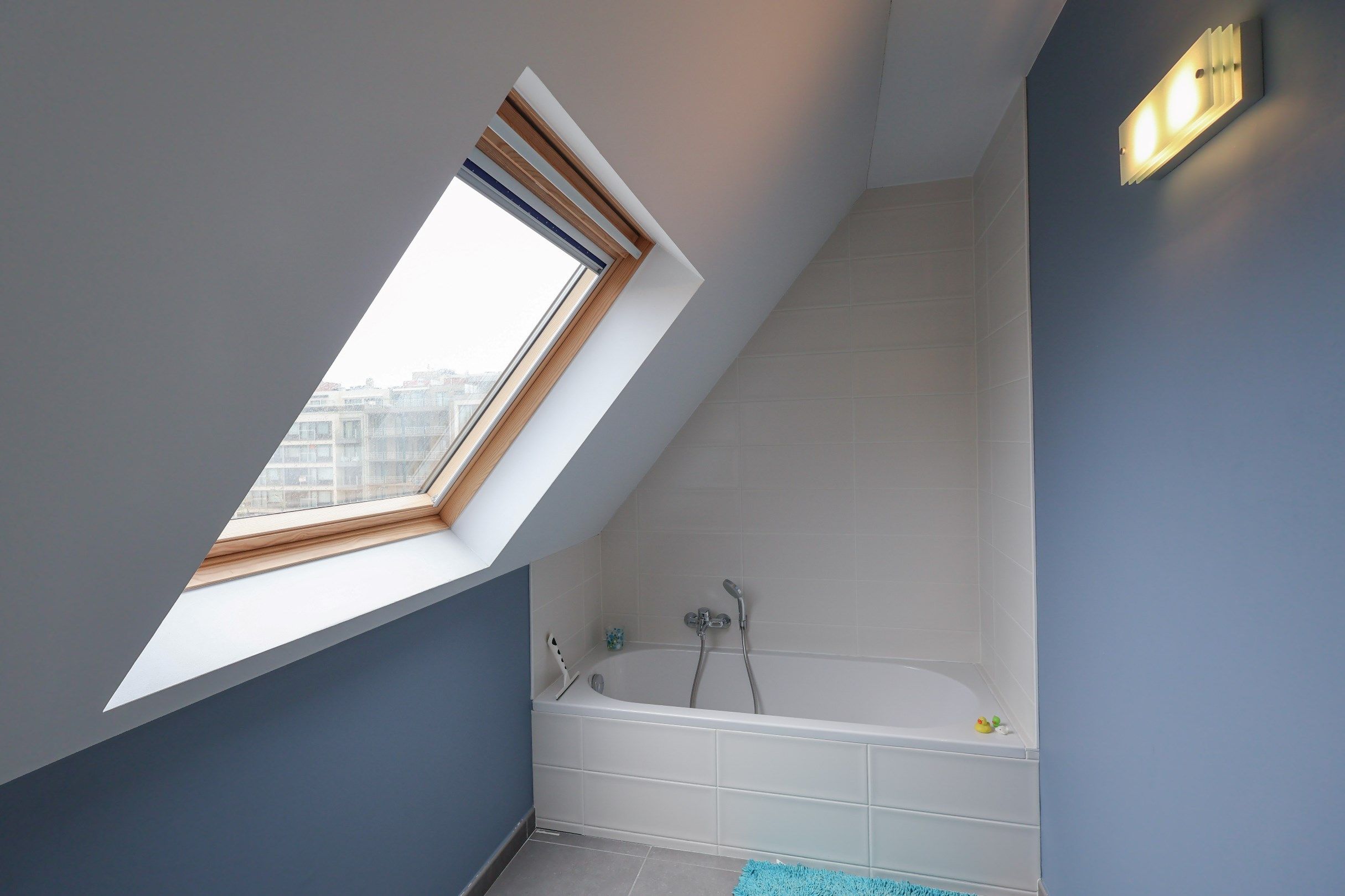 Duplex appartement met 3 volwaardige slaapkamers én autostaanplaats, vlak bij zee! foto 13