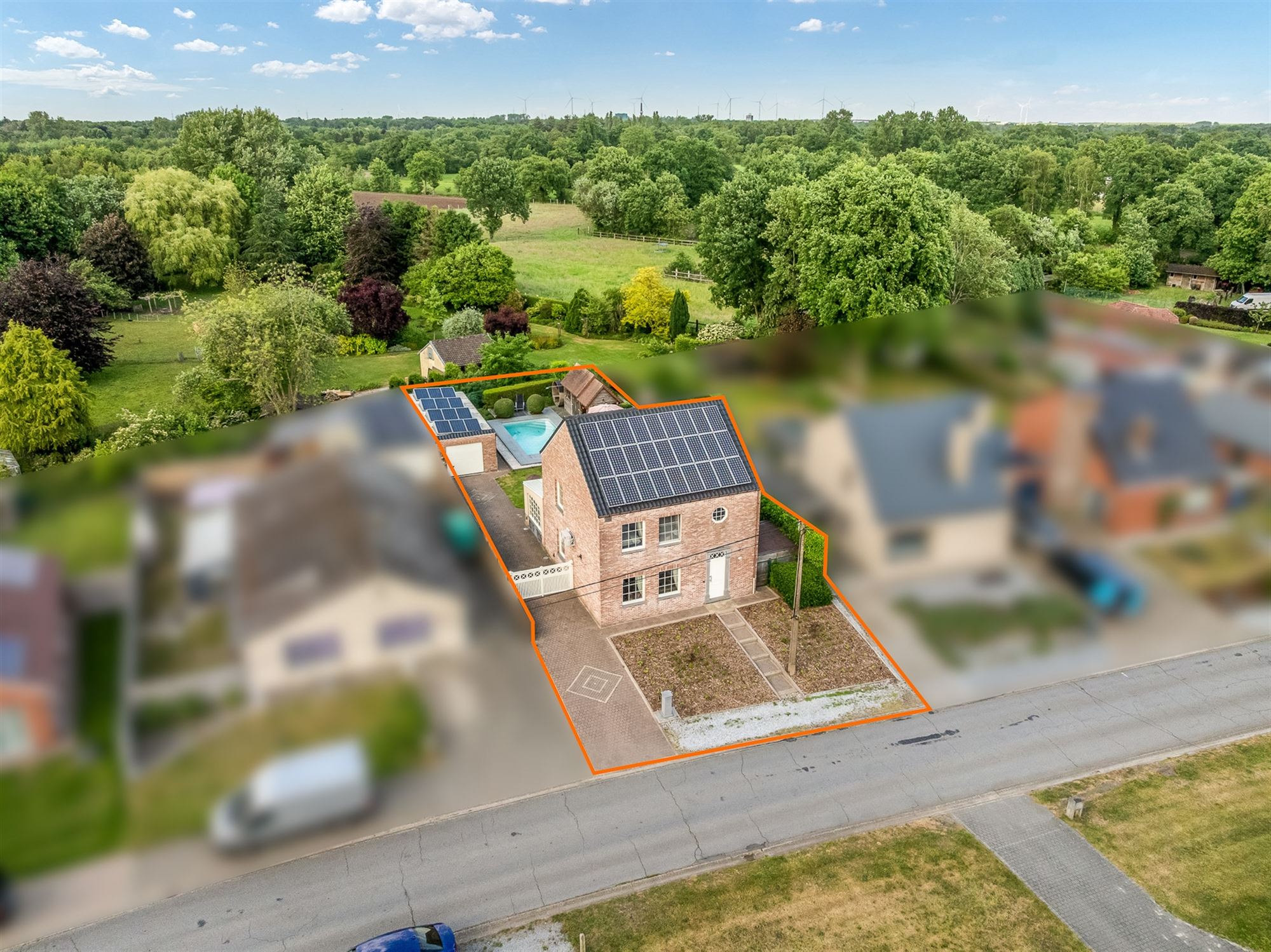 Energiezuinige woning met verwarmd zwembad en ruime garage op ideale ligging foto 1