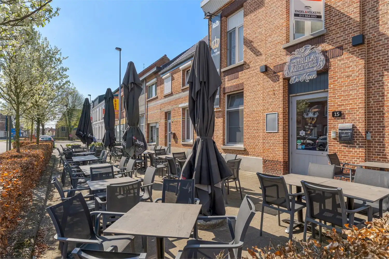 Instapklaar handelspand met woonst op toplocatie – horeca-inboedel inbegrepen! foto 4