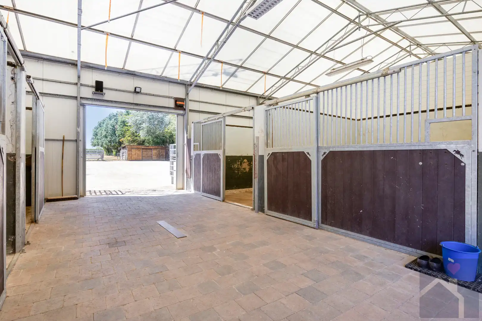 🐴 WONEN MET JE PAARDEN AAN HUIS? DIT IS ER ÉÉN OM TE BEKIJKEN! 🏡 foto 38
