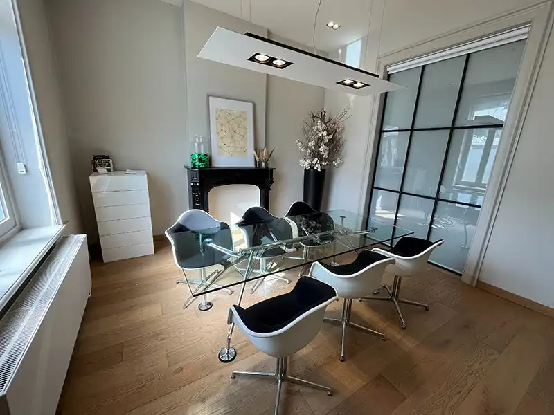 Gerenoveerd kantoorgebouw in Brugge: een nieuwe werkplekervaring! foto 3