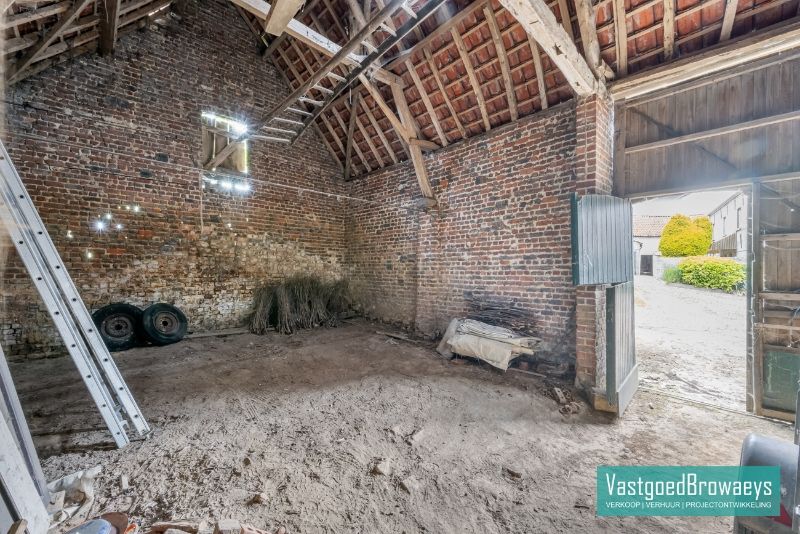 Authentieke hoeve met veel potentieel voor cohousing of creatieve invulling foto 8