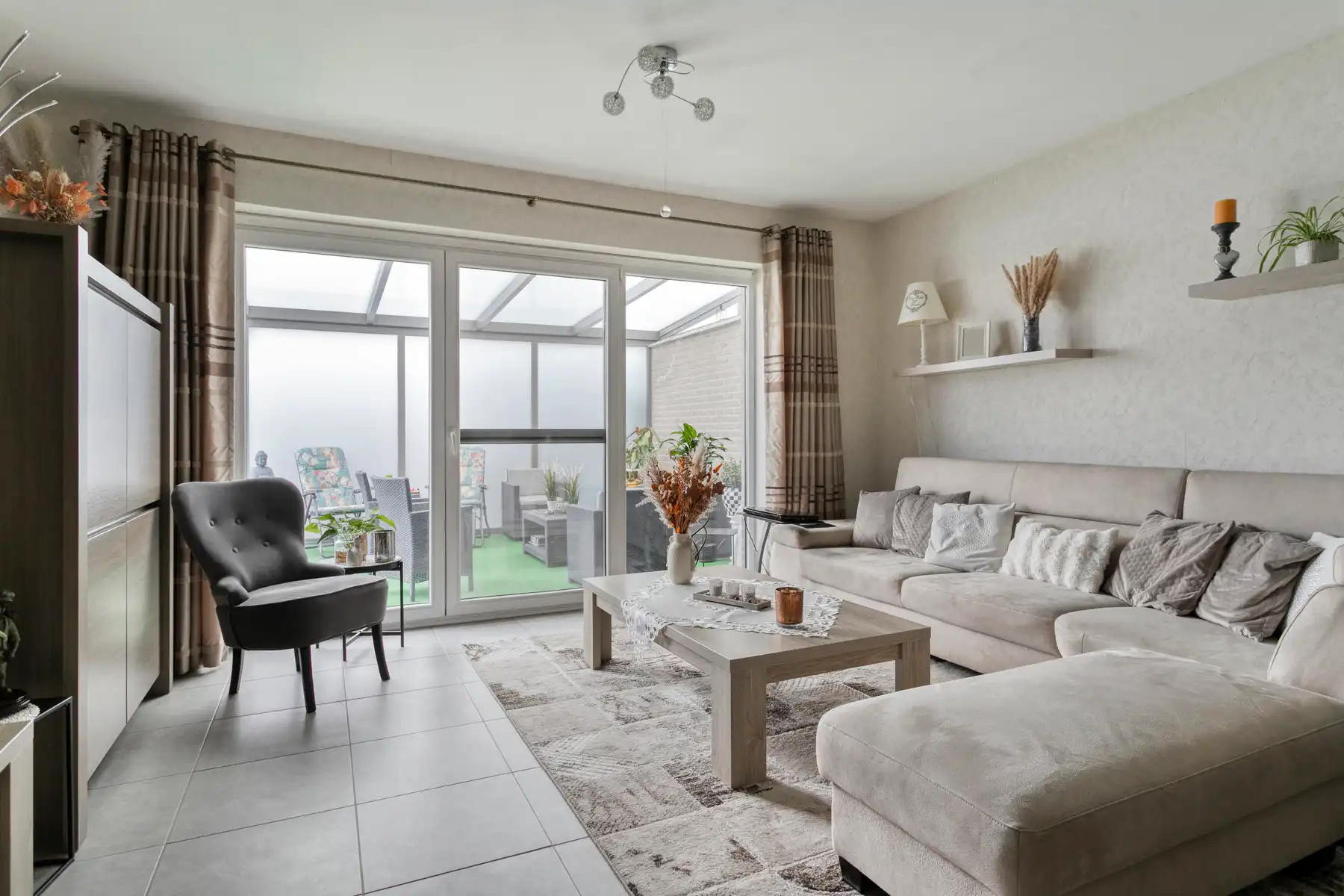 TE KOOP - gelijkvloers appartement met aparte ingang  foto 3