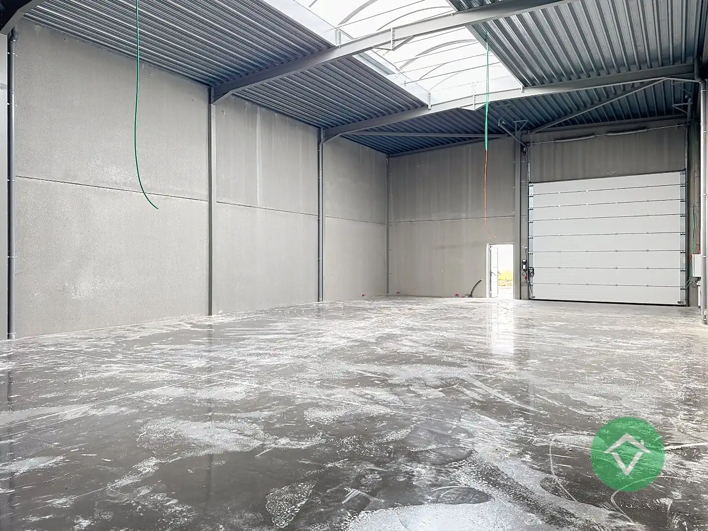 Nieuwbouw loods KMO-UNIT te koop – 256 m² met 1 parkeerplaats inbegrepen op de industriezone te Aartrijke foto 9