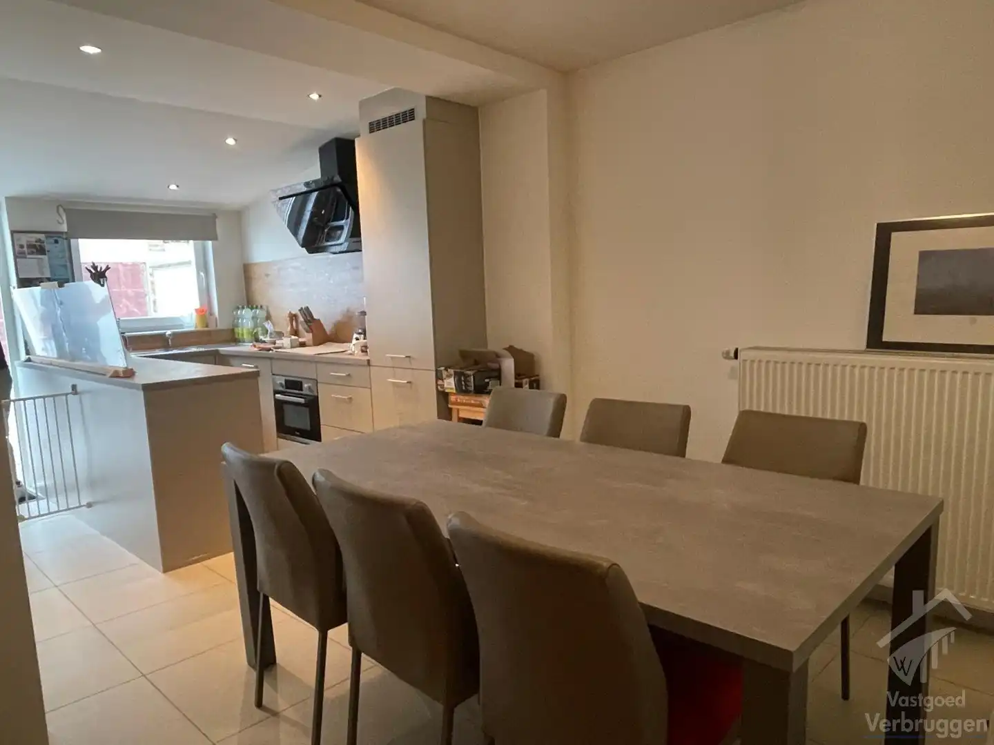 Gerenoveerde woning met garage op lijfrente foto 2