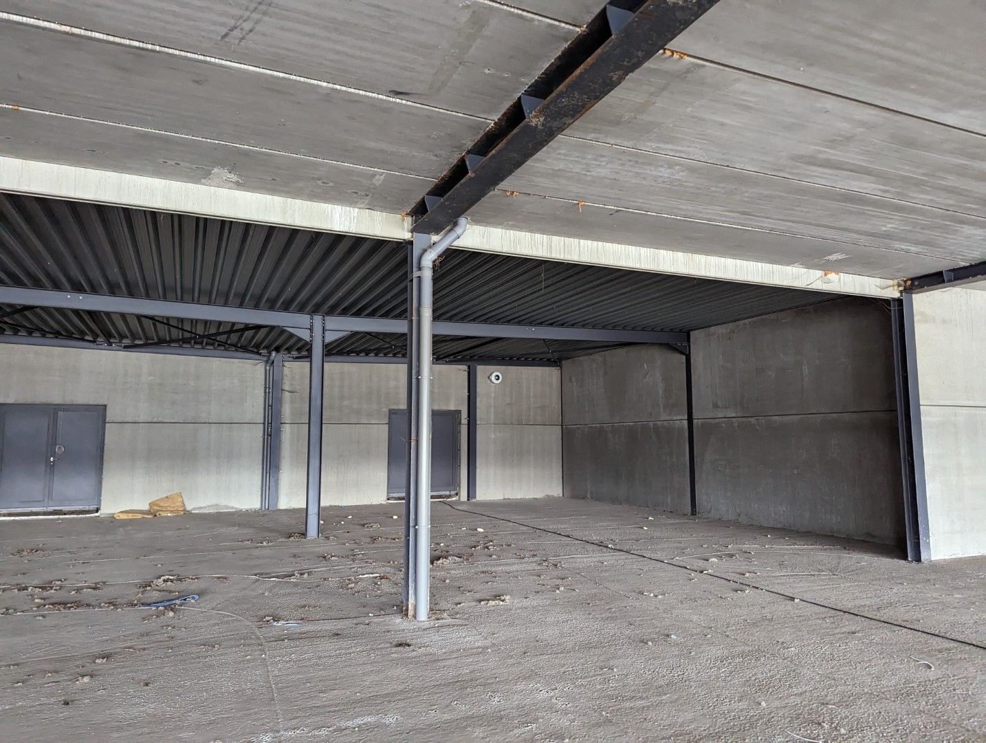 NIEUWBOUW COMMERCIËLE UNIT 458 m2 MET PARKING foto 8