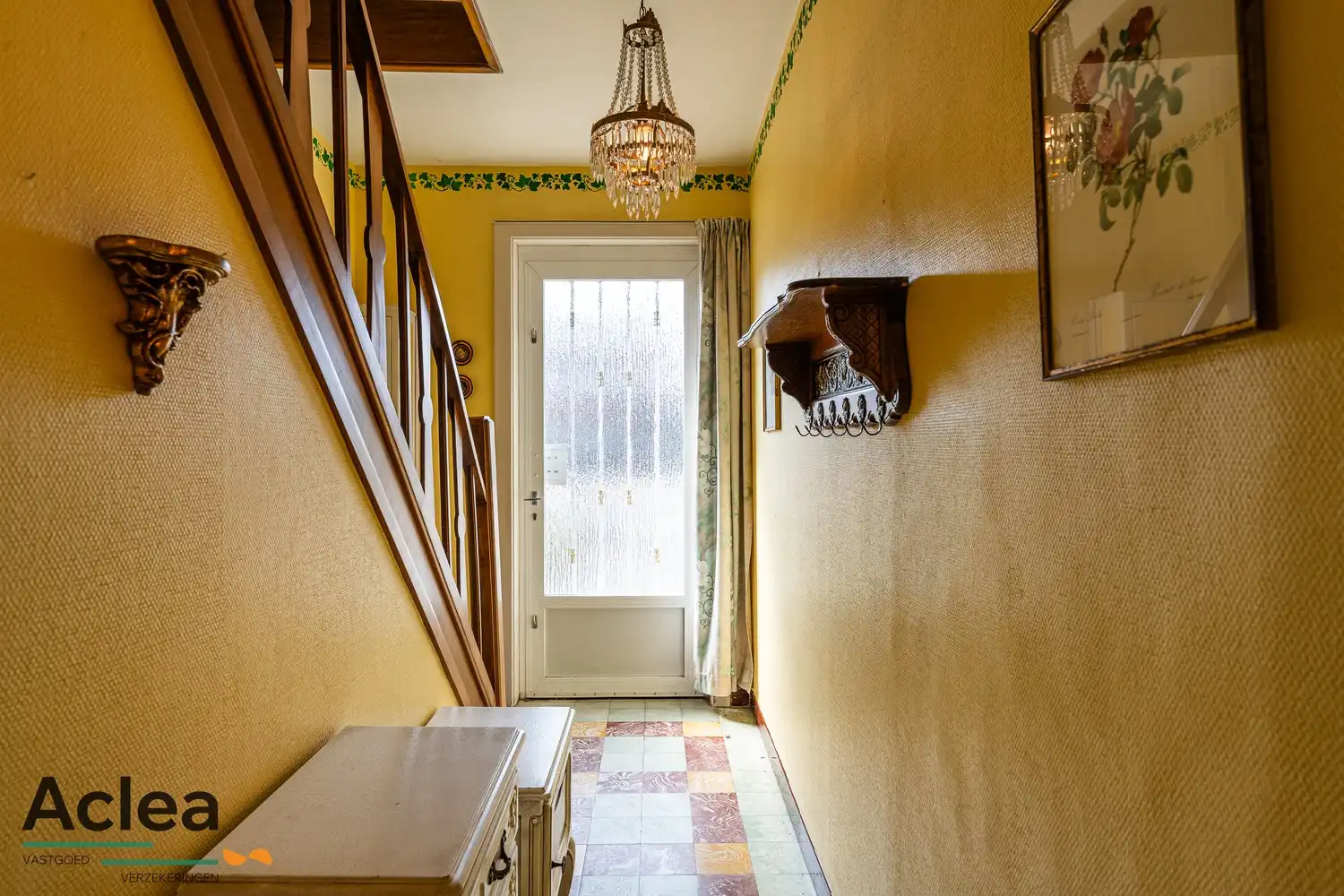 Te renoveren halfopen bebouwing op mooi perceel van 444m² foto 2
