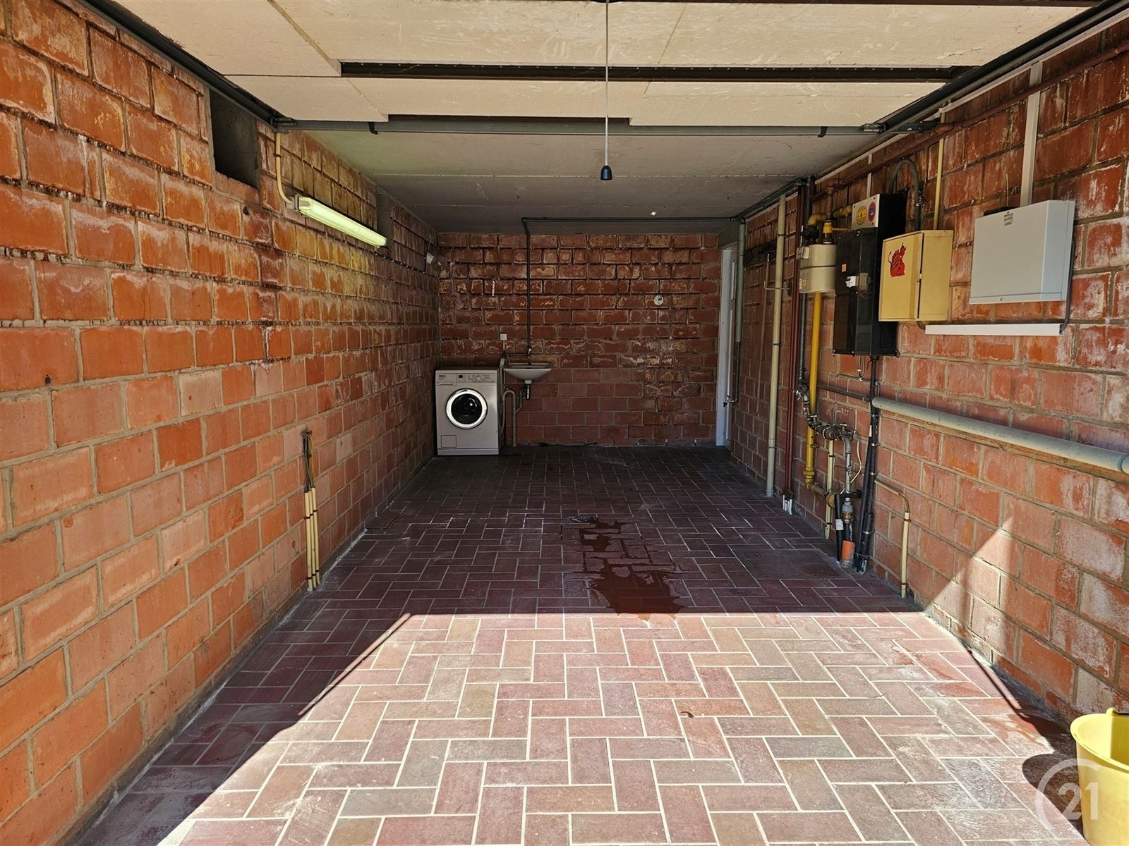 Lichtrijke woning met tuin en garage foto 9