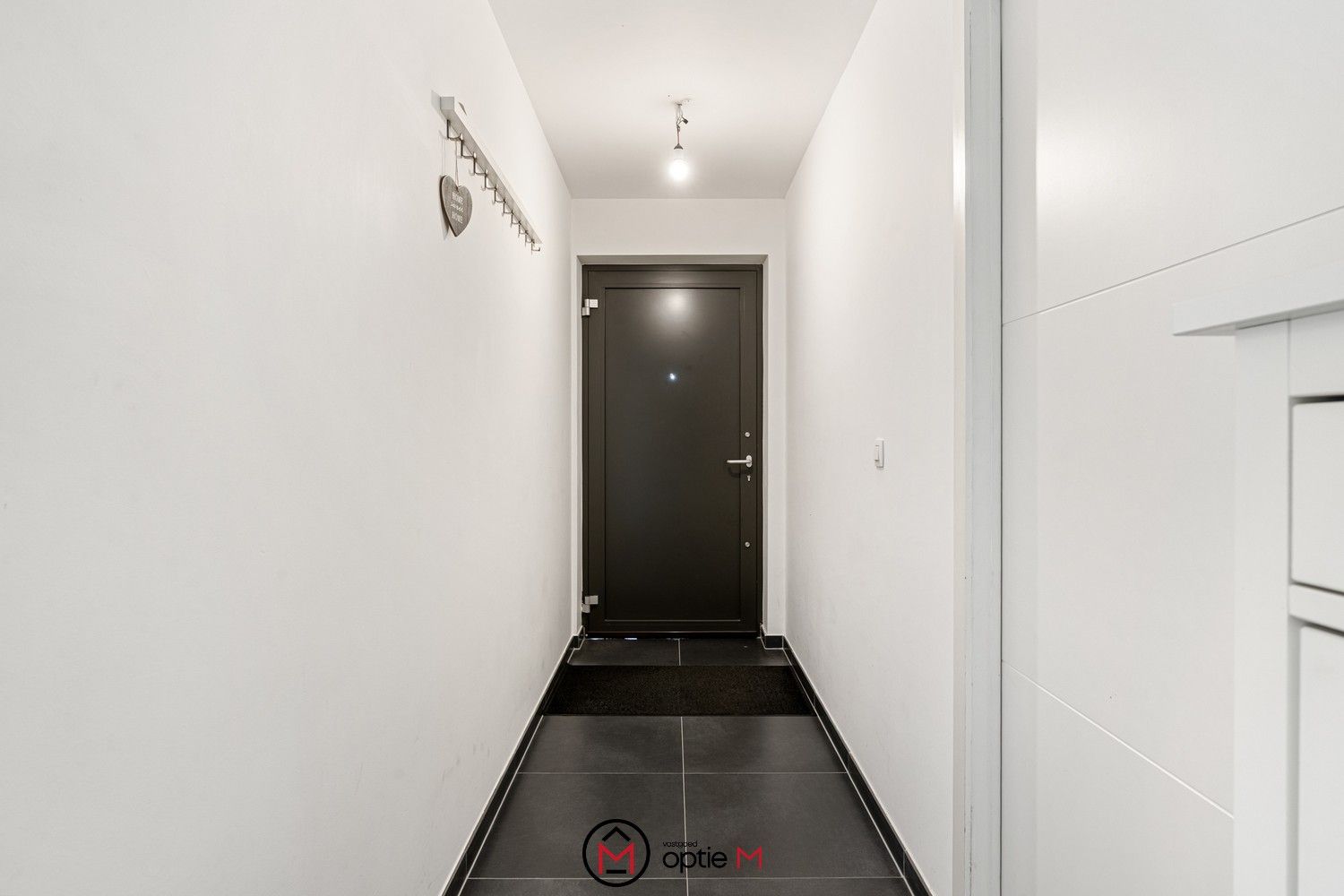 Instapklaar appartement met parking en terras foto 7