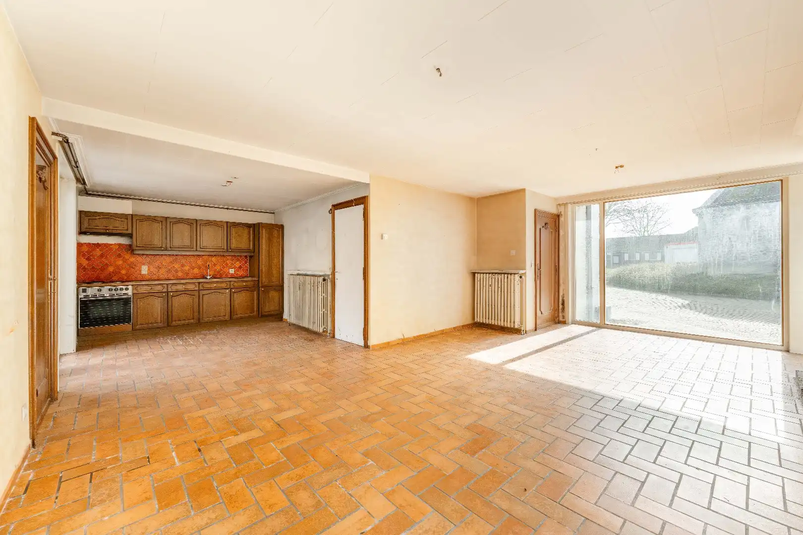 Te renoveren woning met tal van potentieel in centrum Aarsele foto 6