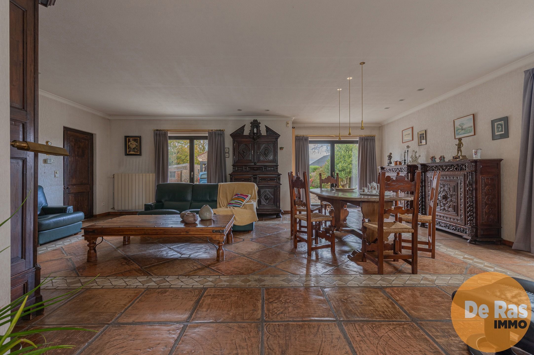 HERZELE - Degelijke 3-gevelwoning met tuin foto 5