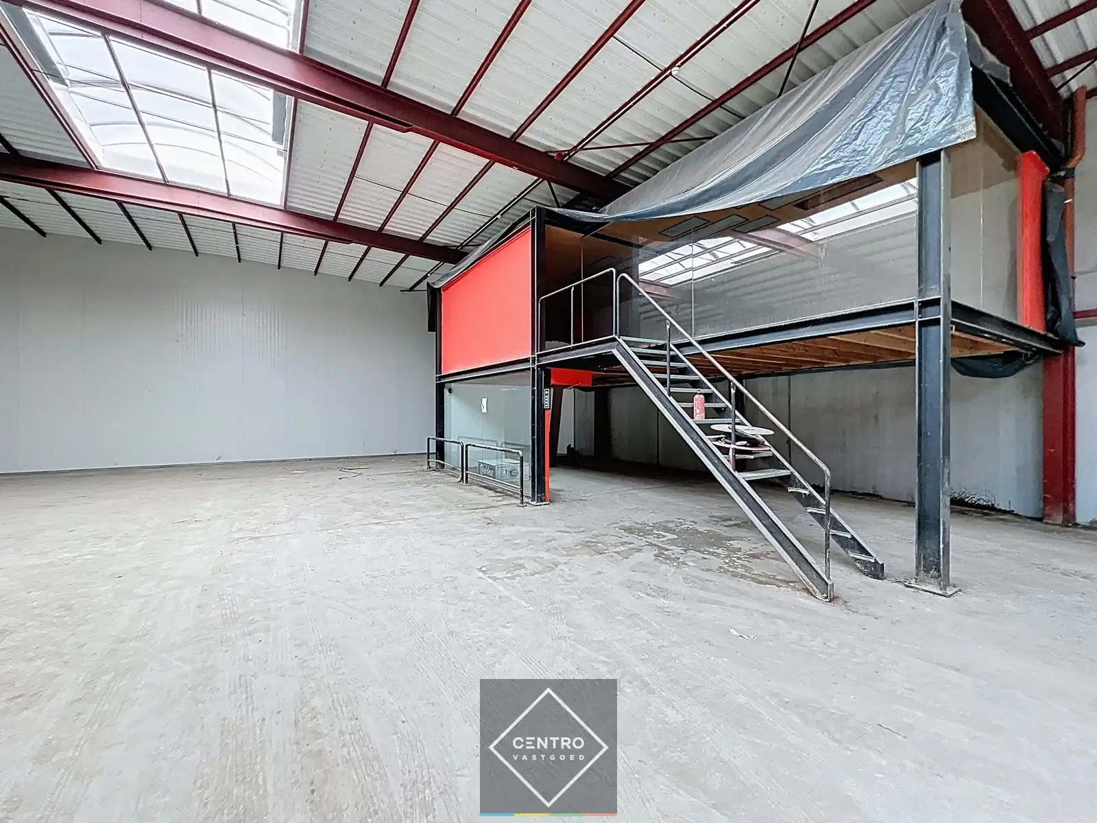 Unit van 749 m² (aangesloten op het WARMTENET) met 8 parkeerplaatsen op TOP-locatie te Kortrijk. foto 7