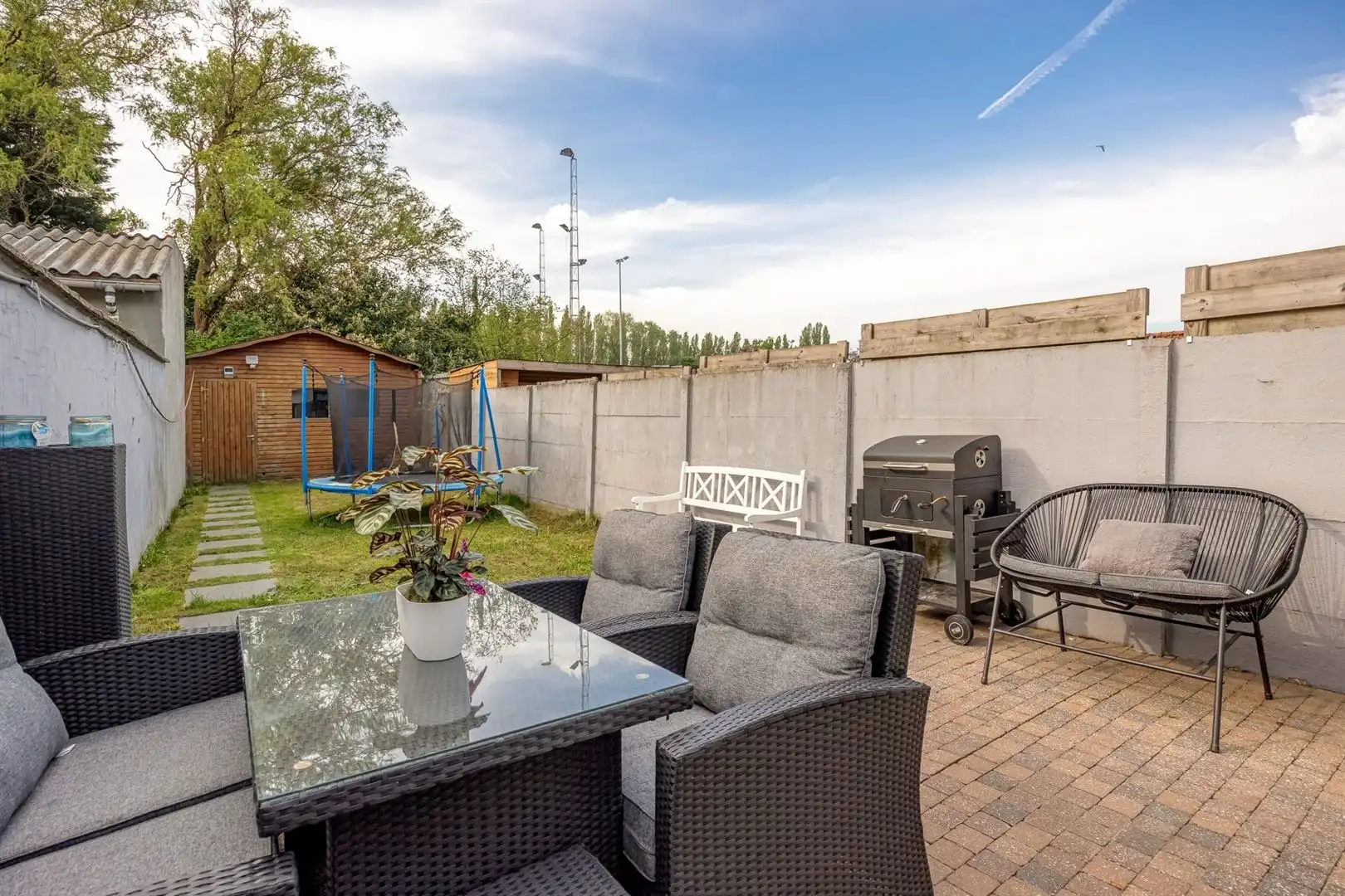 Compact comfort met zonnige tuin in Merksem

 foto 9