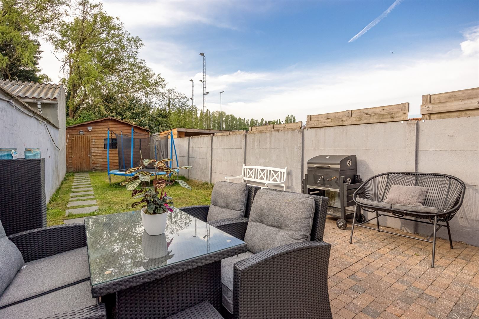 Compact comfort met zonnige tuin in Merksem

 foto 9