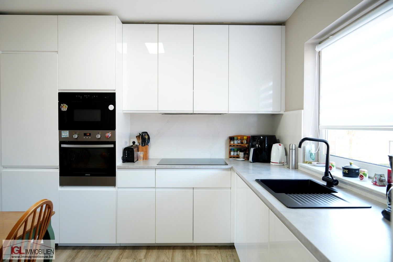 Gerenoveerde bel-étage woning met 5 slaapkamers, garage en zonnige tuin foto 4