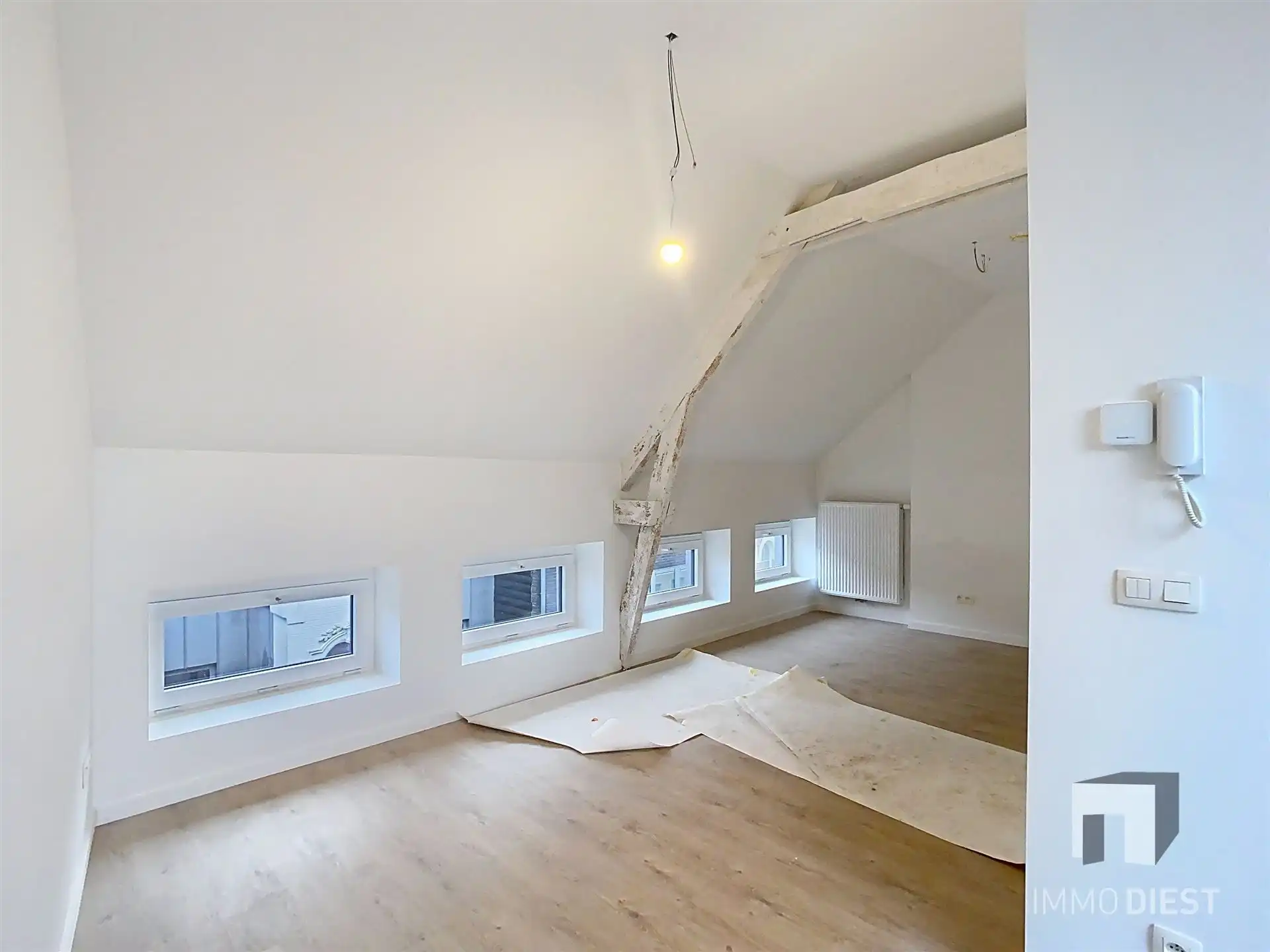 Knap appartement met terras en 1 slpk - centrum Diest - veel lichtinval foto 4