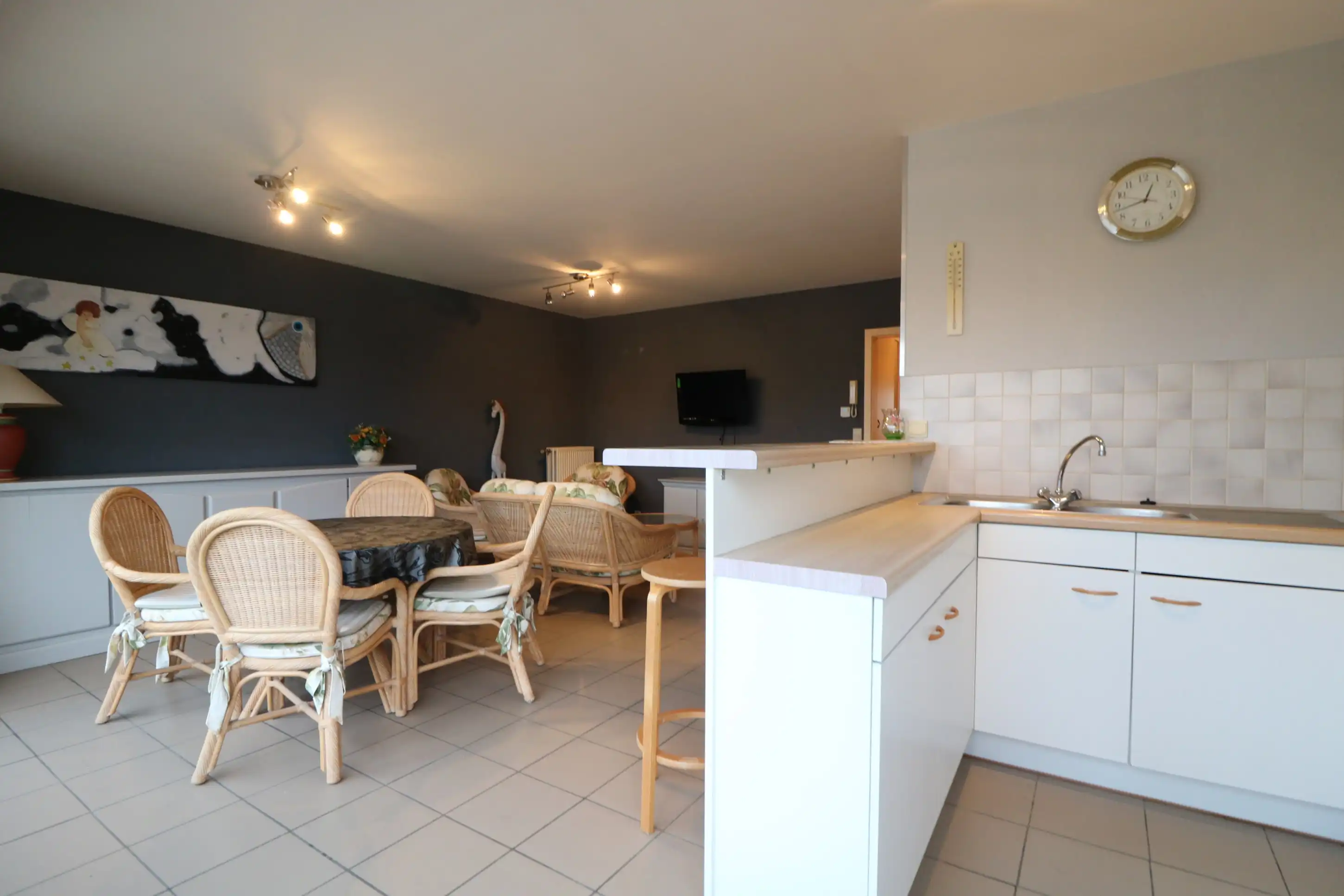 Goed onderhouden 2-slaapkamerappartement aan de Jachthaven van Blankenberge.  foto 4