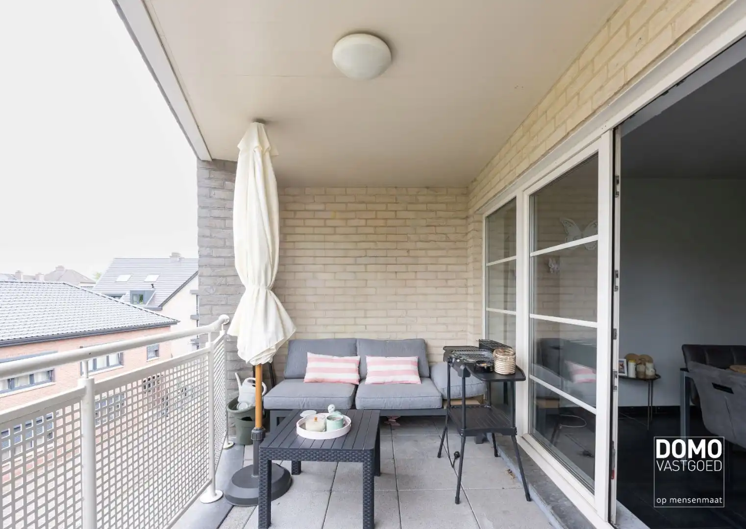 MODERN DUPLEXAPPARTEMENT MET TERRAS EN AUTOSTANDPLAATS IN LANAKEN foto 3