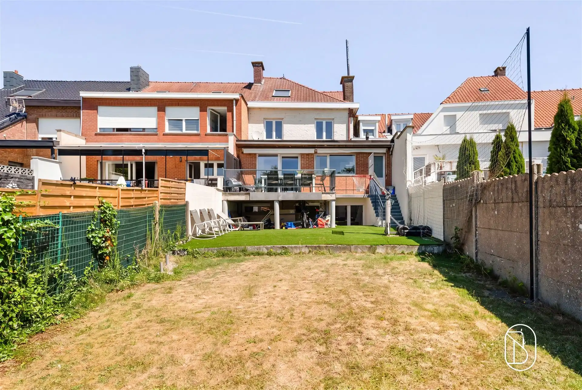 Instapklare woning met 4 slk en zonnige tuin in Moeskroen foto 2