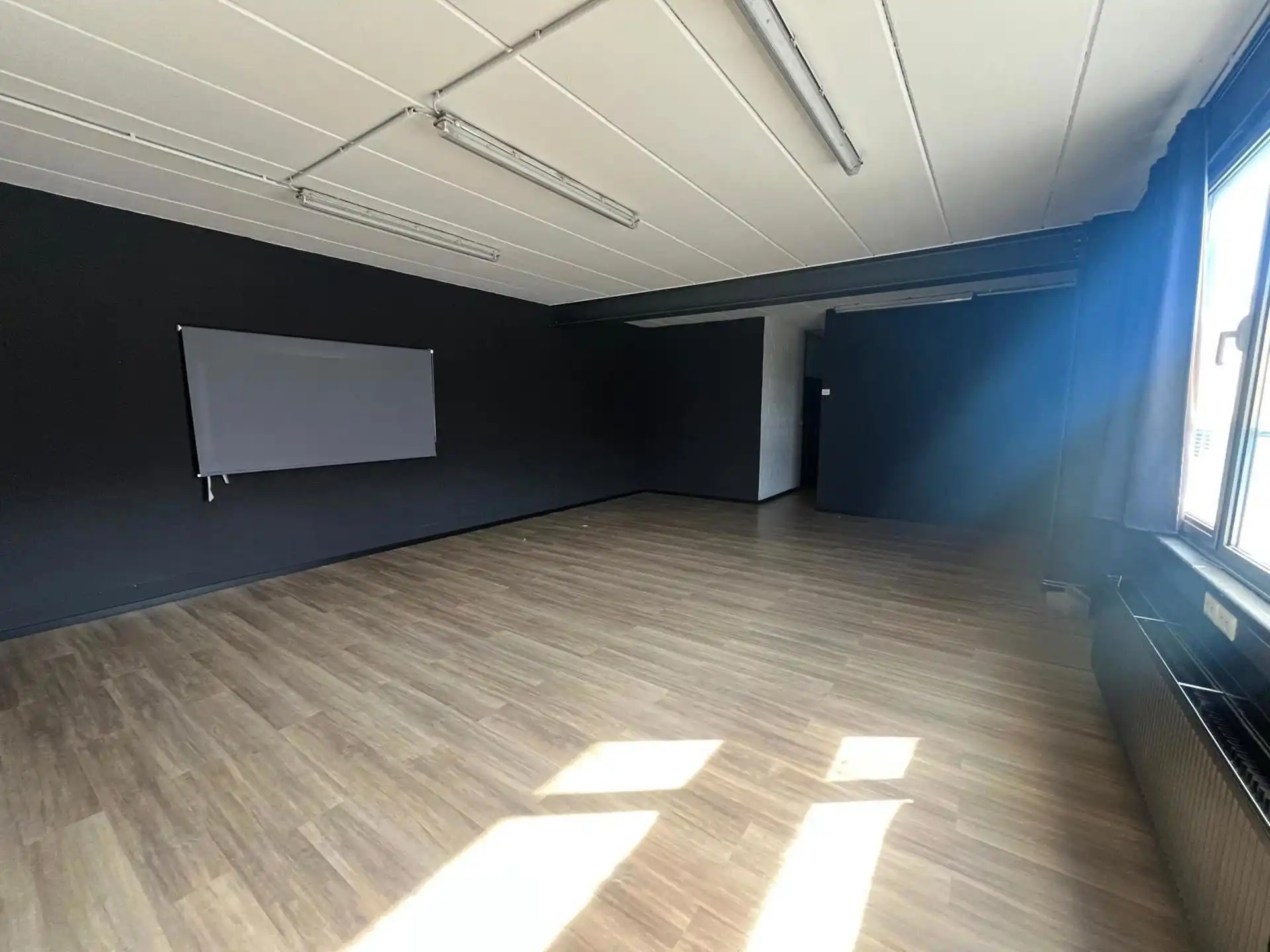 Wommelgem: 1.008 m² magazijn met mezzanine en kantoor foto 12