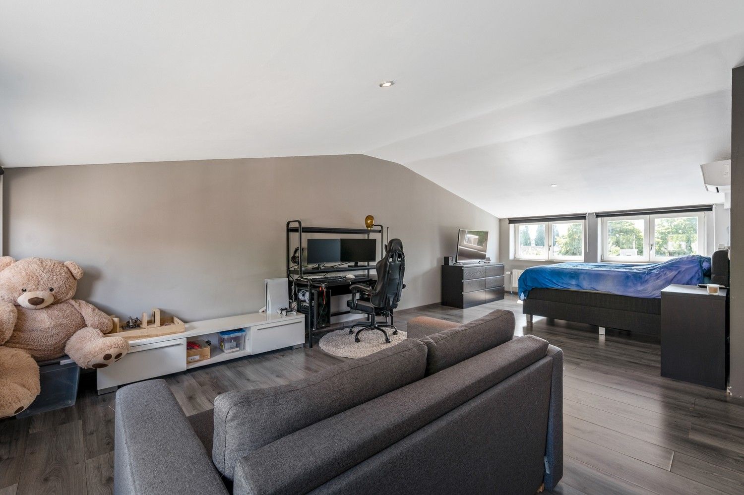Instapklare, stijlvol gerenoveerde woning met tuin in hartje Broechem foto 16