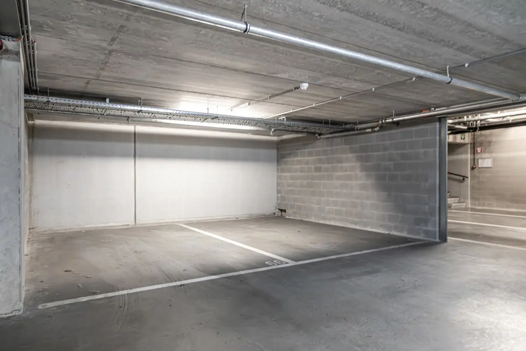 Lichtrijk gelijkvloers appartement met terras en tuinzicht foto 25