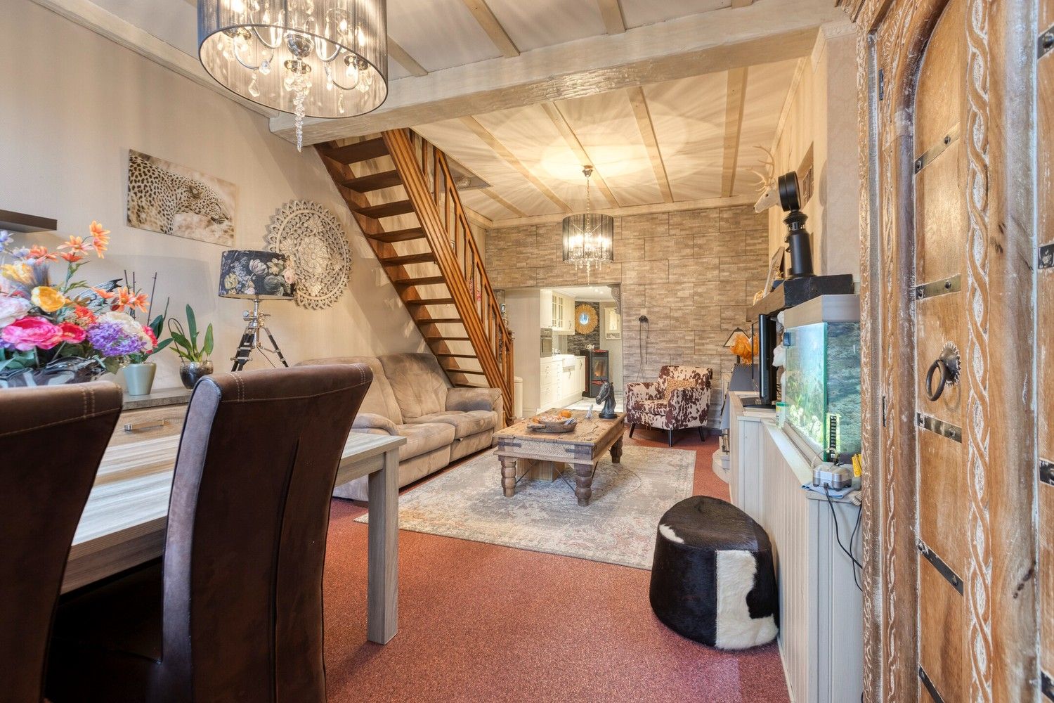 Karakteristieke, te renoveren woning met gezellige tuin en veel potentieel op een top-locatie te Lanaken foto 3